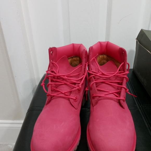 Ladies Timberland - Picture 2 of 3